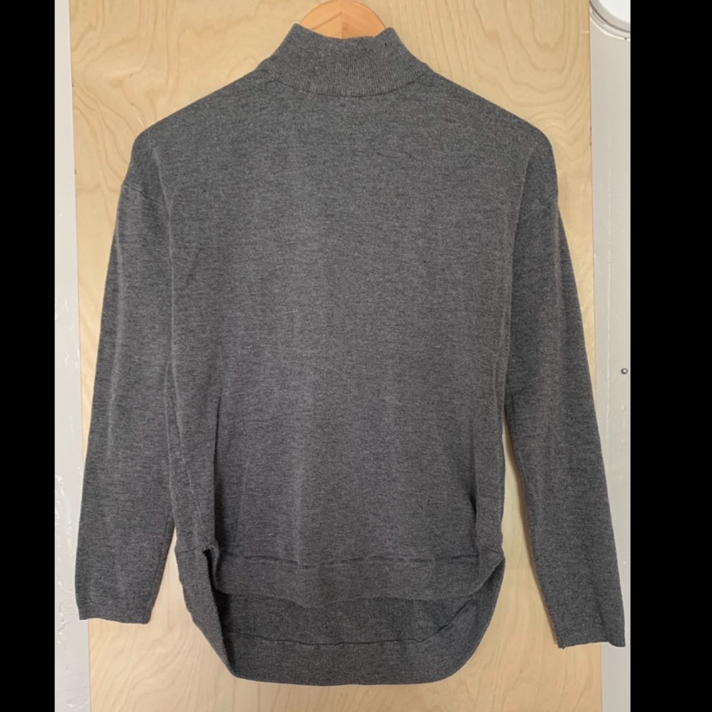 3/$15 hi-low sweater sz S